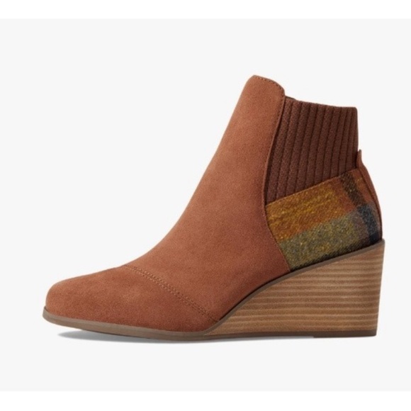 TOMS Women's Sadie Ankle Wedge Suede Booties Rust Brown Plaid Size 7W NWOB - Picture 1 of 10